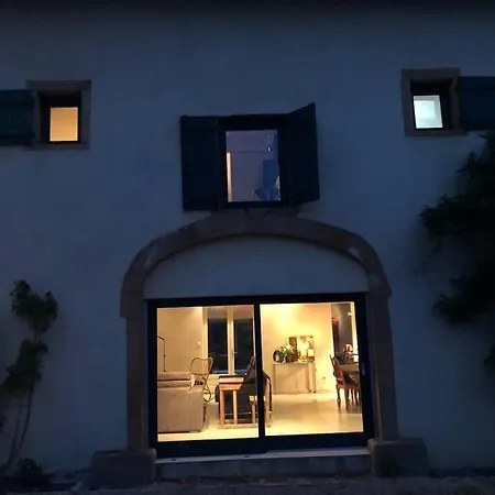La Maison 1846  فيلة Lentilly